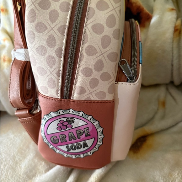 Loungefly x Pixar Up with Carl and Ellie - Picture 4 of 7